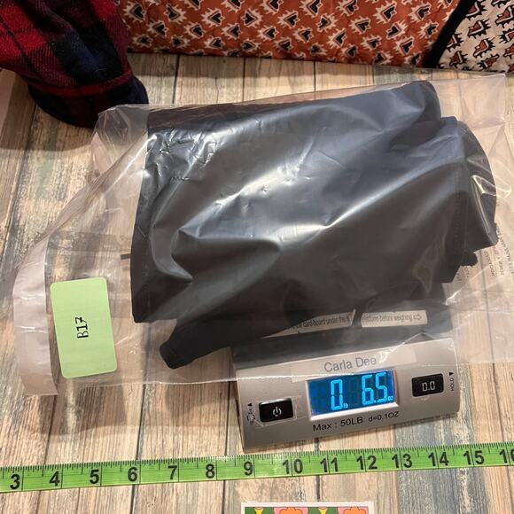 True Religion Womens Black Zipper Off Shoulder Cropped Top Sz XL NWT Y2K - Picture 11 of 11